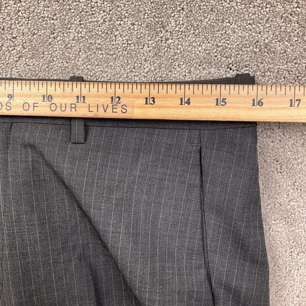 Theory Suit Mens 42R 32W Gray Pinstripe 2 Button Minimalist Formal Neutral Wool‎